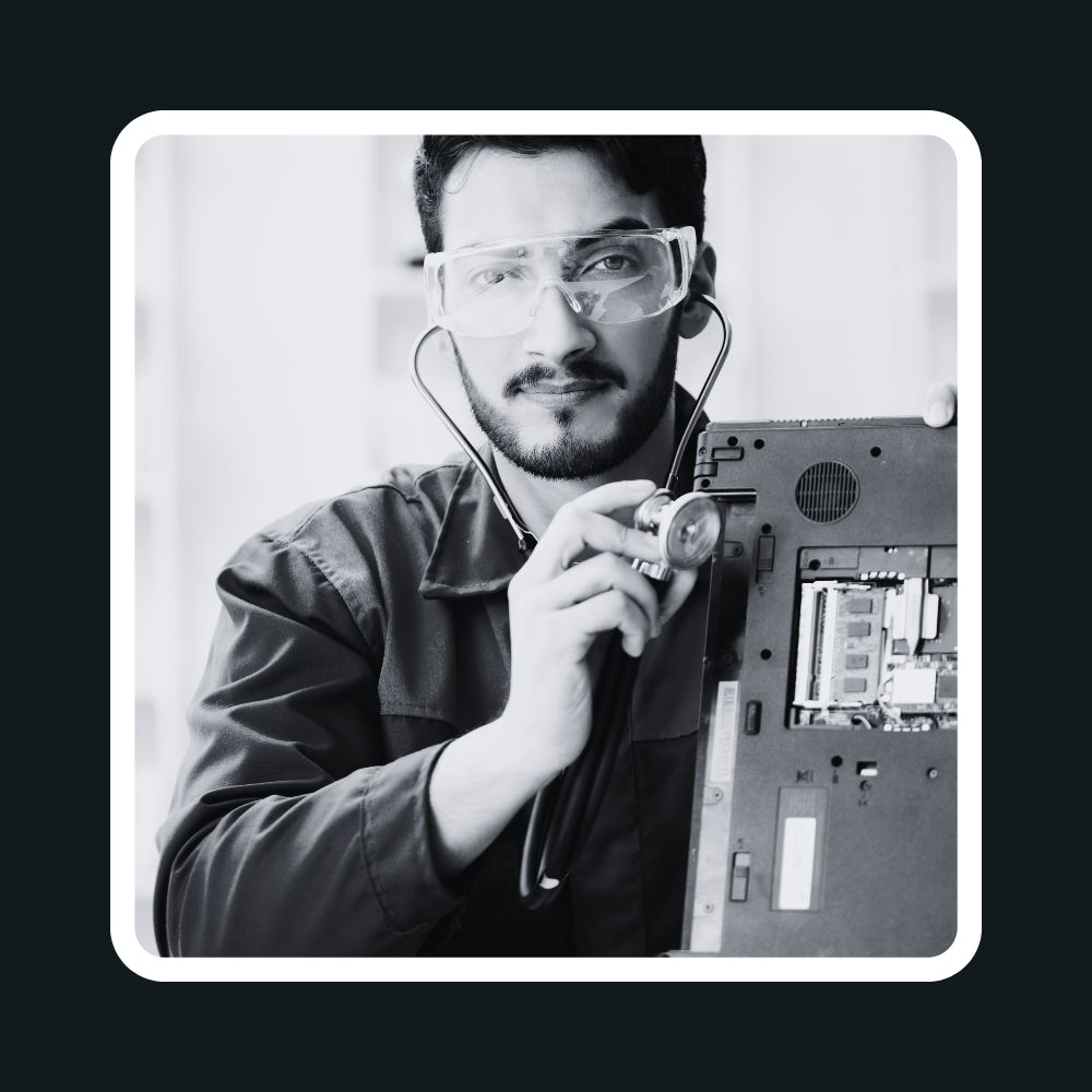 La misma palabra mantenimiento describe perfectamente el servicio ofrecido , al estar hablando de mantenimiento correctivo de computadoras y de hardware la imagen refiere la identificación y solución de problemas físicos que afectan el funcionamiento de un sistema de computo.